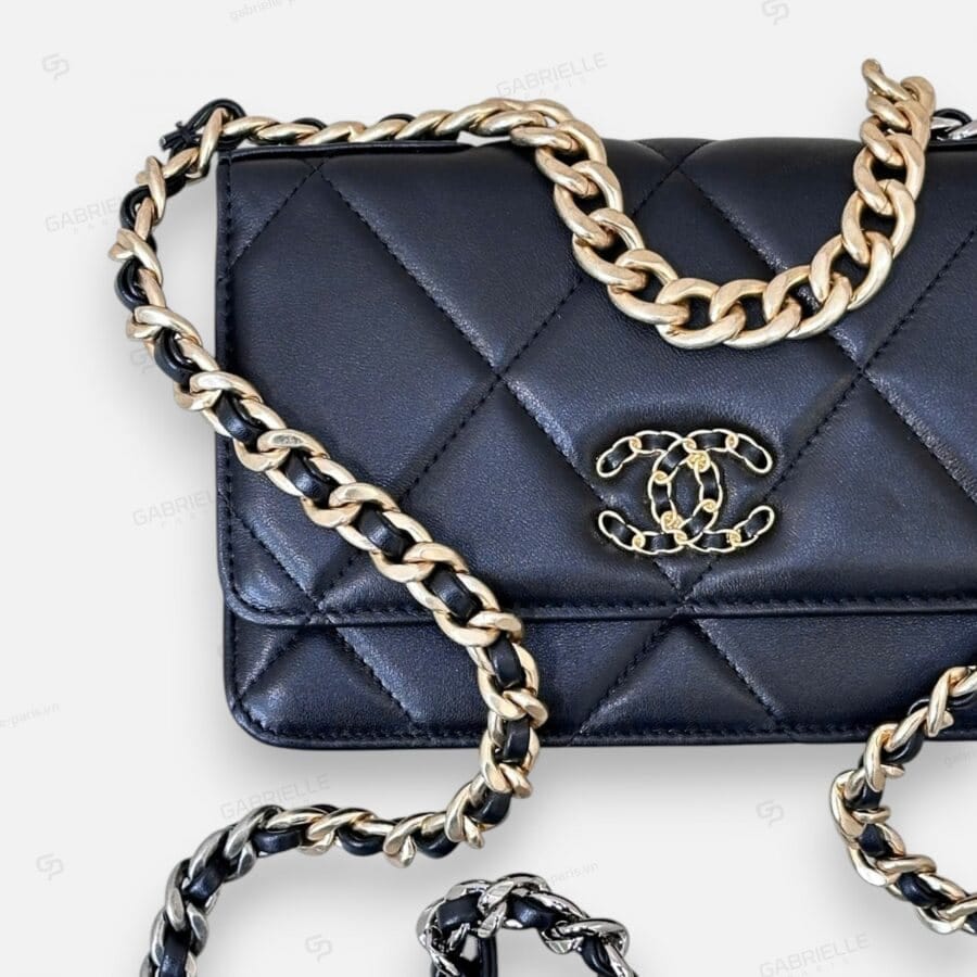 Túi xách Chanel 19 WOC màu đen da cừu - Image 2