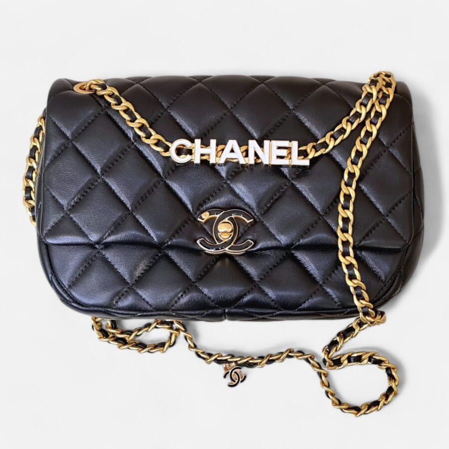 Túi xách Chanel 24P Enamel Flap màu đen da lamp