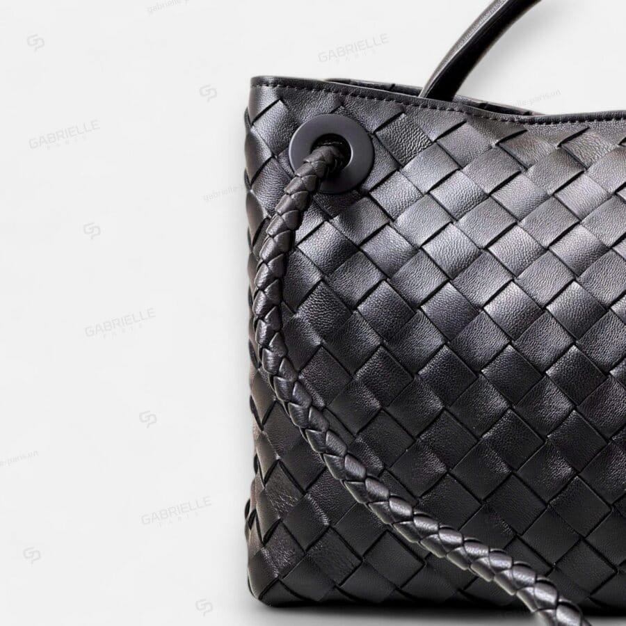 Túi xách Bottega Veneta Andiamo màu Đen da Cừu Nappa - Image 7