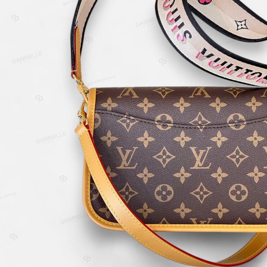 Túi xách Louis Vuitton Diane Monogram Baguette màu nâu - Image 7