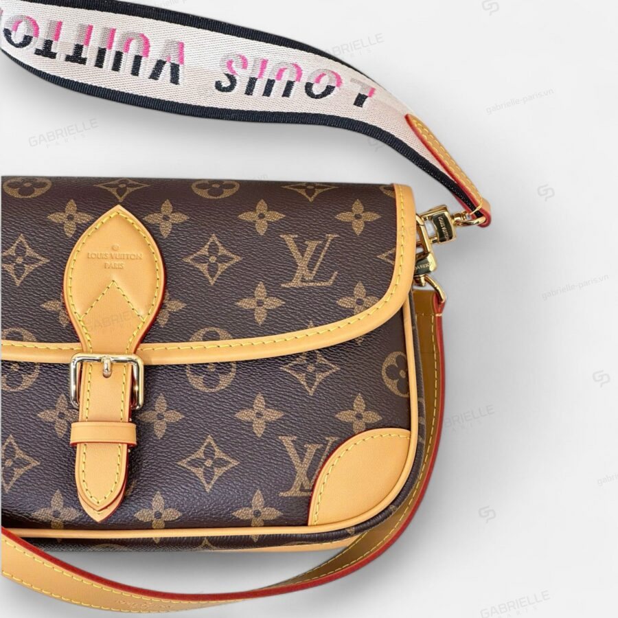 Túi xách Louis Vuitton Diane Monogram Baguette màu nâu - Image 3